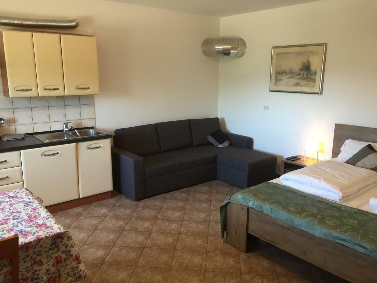 Apartma Valmarin Daire Spodnje Skofije Dış mekan fotoğraf